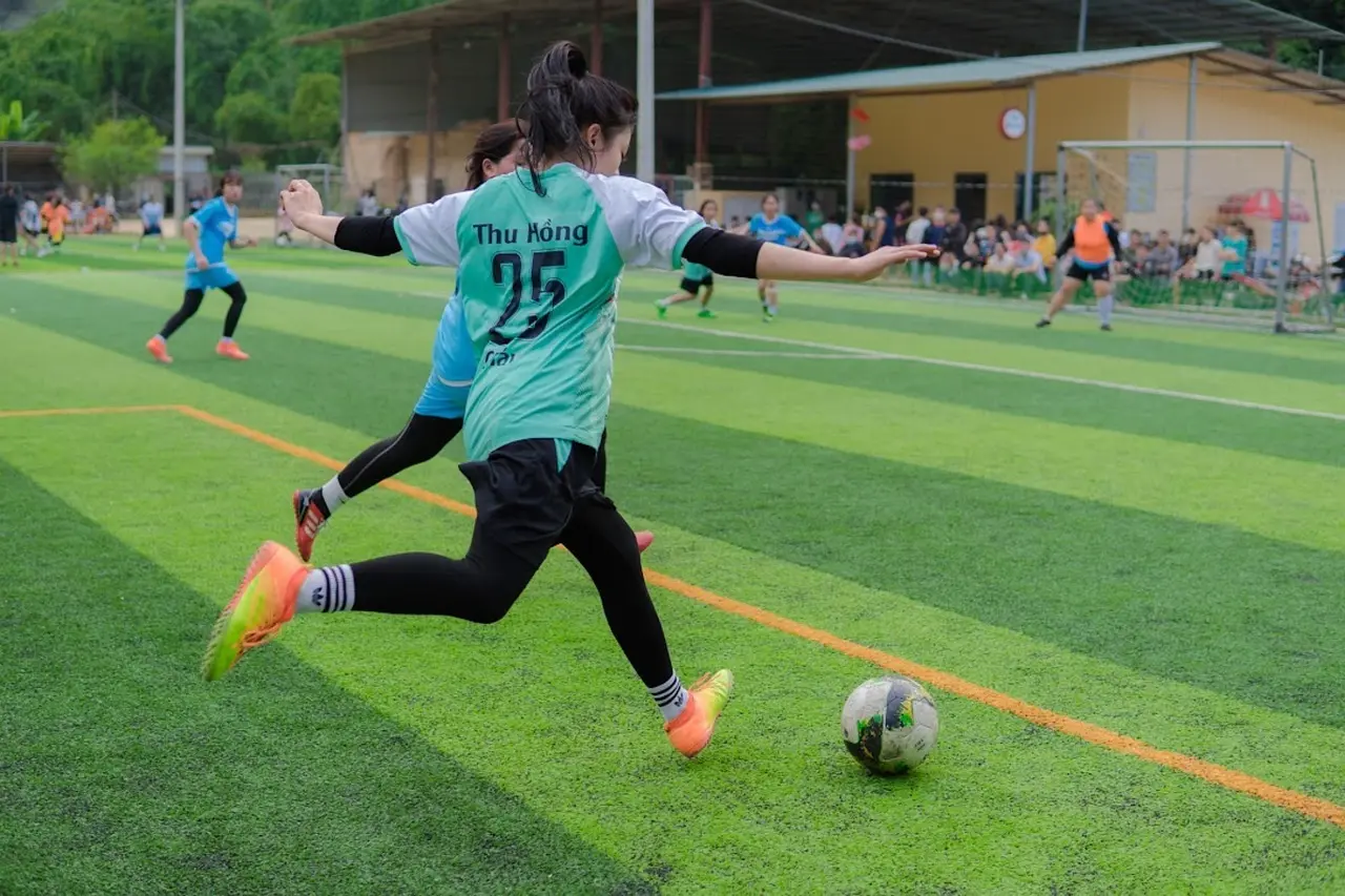 Drama, røde kort og sene afgørelser – komplet overblik over 5. runde i Second League – Group 3 2025