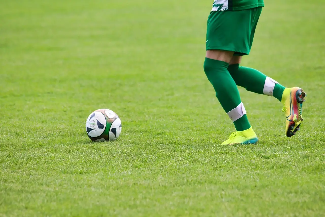 Sen dramatik og sikre sejre: Overblik over runde 10 i Second League – Group 1