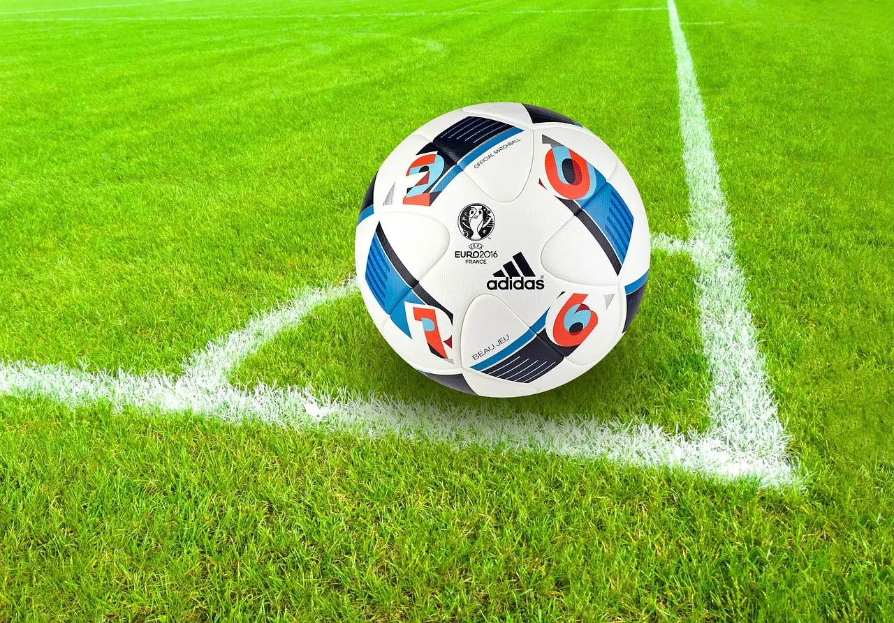 Drama, debutmål og flere døde løb – sådan forløb første runde af First League 2025