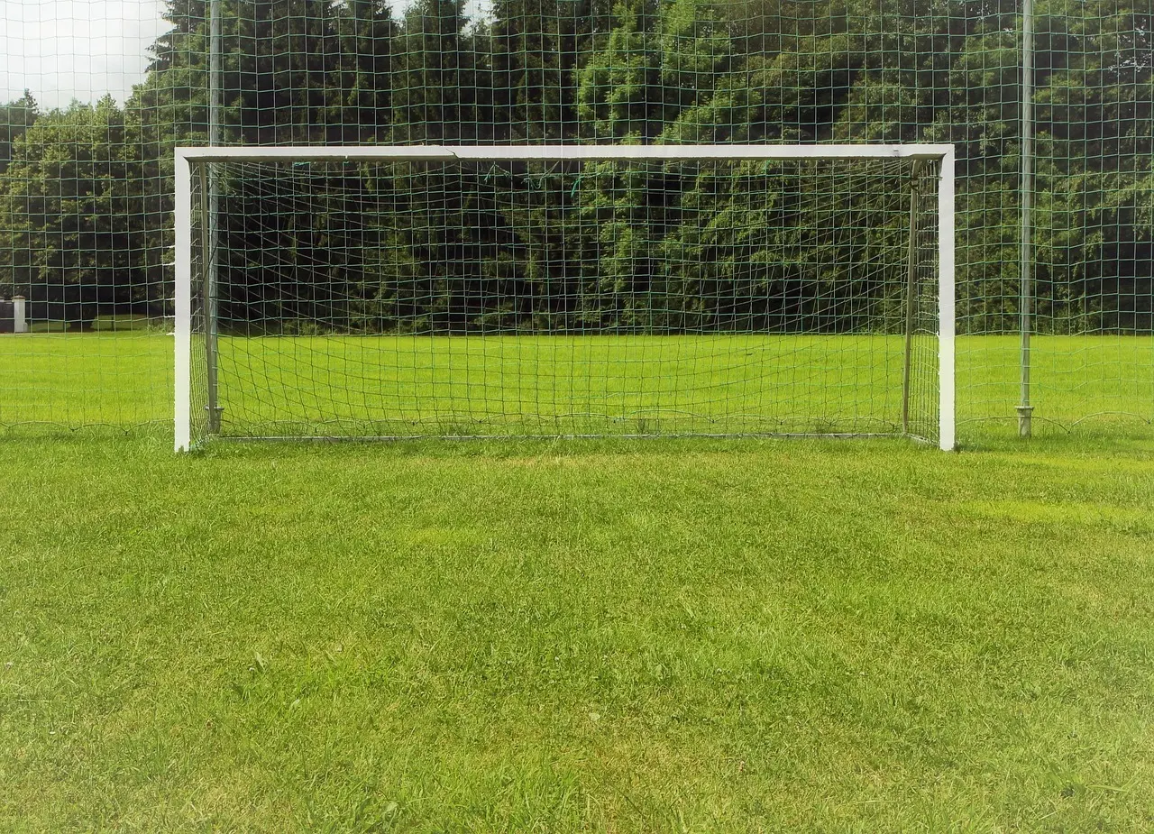 Regn af kort, sene afgørelser og et par vigtige udesejre – vi samler alle detaljer fra 6. runde i Second League, Gruppe 3 2025