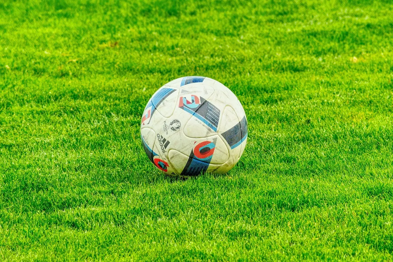 Drama, debutmål og defensiv disciplin – sådan forløb First League 2025, runde 2