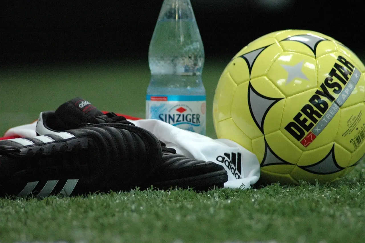 Skærpede dueller og sene udsving: Runde 24 i Second League – Group 3 leverede tight forsvarsspil, mål efter pausen og et straffespark