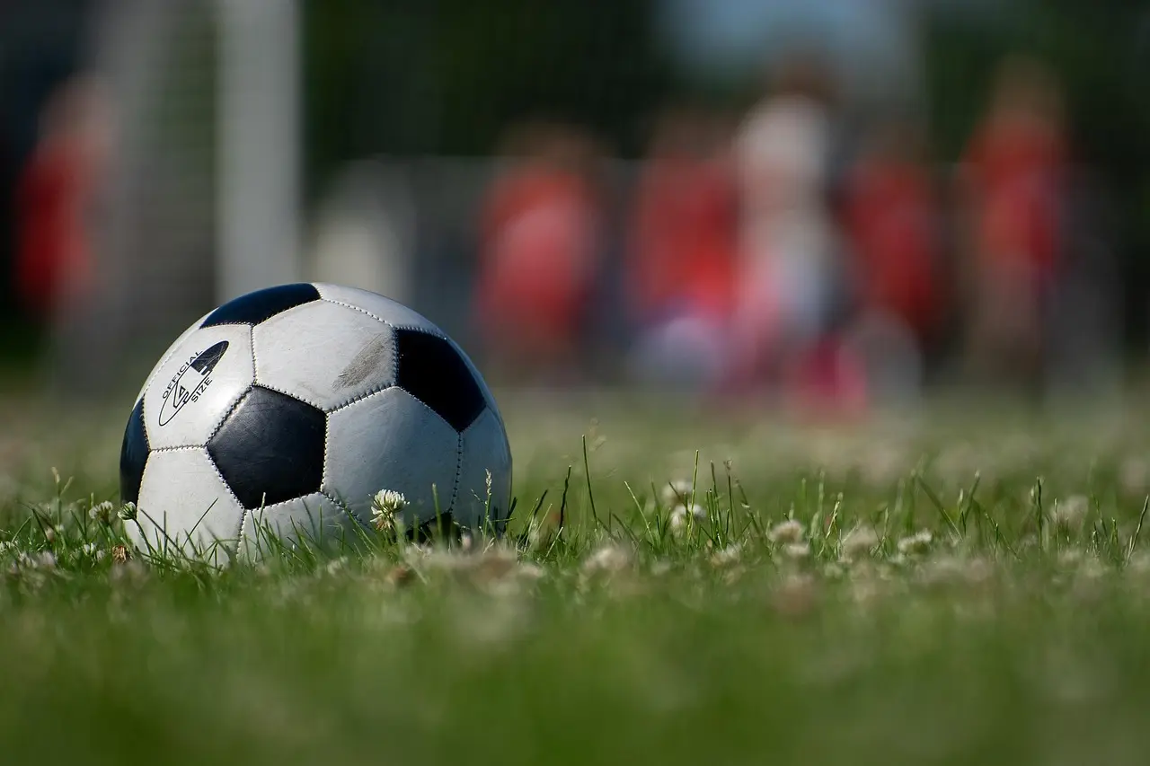 Drama, udvisninger og sene scoringer prægede runde 8 i Second League – Group 1